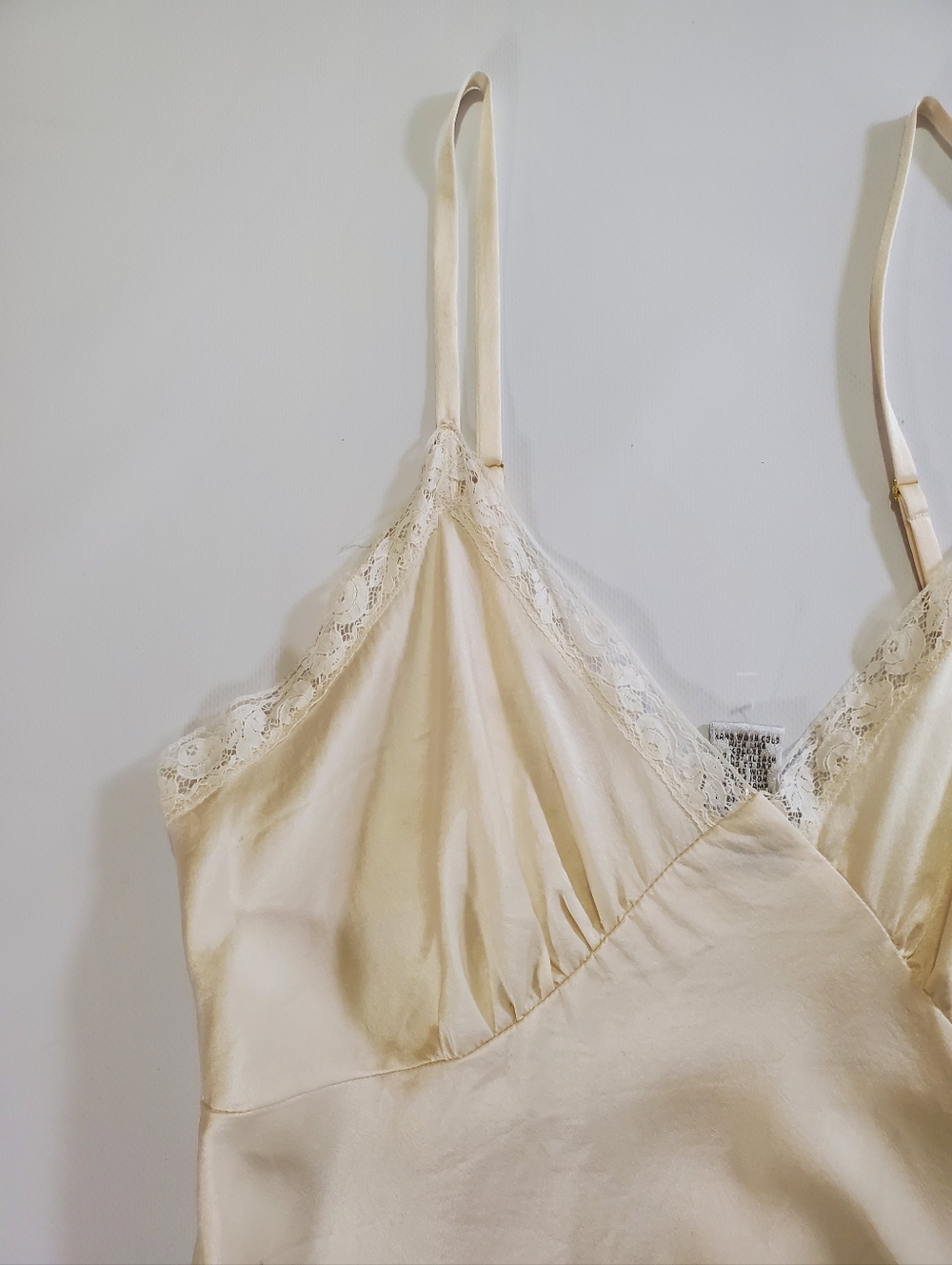 🟢2626 * Nordstrom Intimates 100% Silk Lace Trim Camisole Ivory Cream Size M - Picture 5 of 11